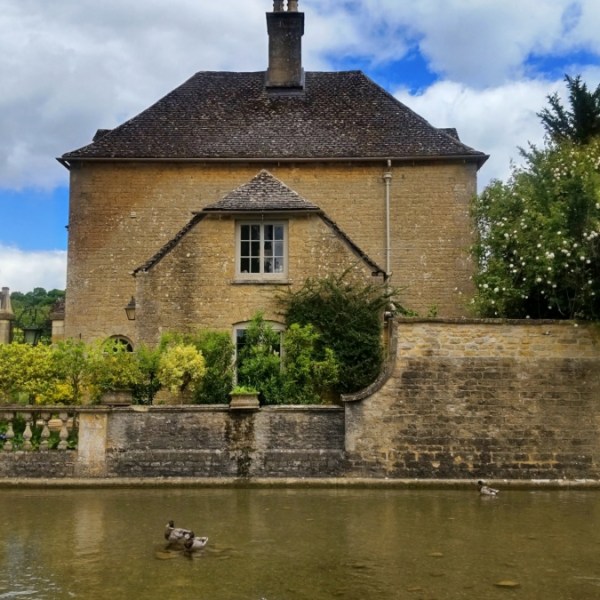 Walking in the&nbsp;Cotswolds