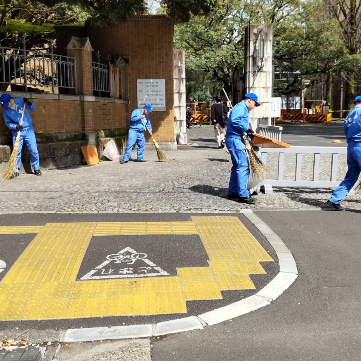 εμένα που με βλέπεις, έχω δουλέψει και&nbsp;χορεύτρια